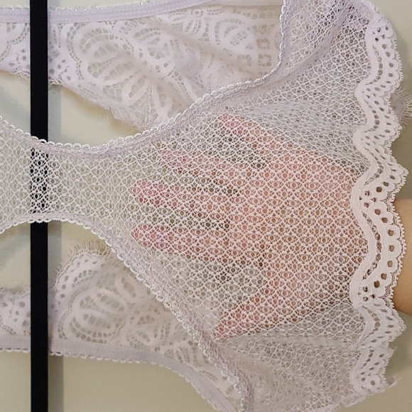 VS Lace Bralette - Picture 7 of 9